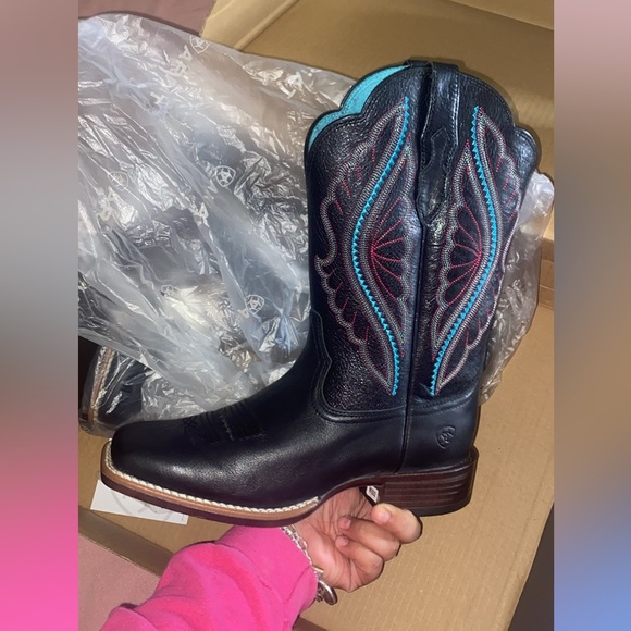 Ariat Shoes - Ariat black boots !!